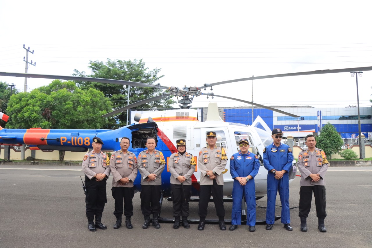 Kapolres Metro Bersama Karo Ops Polda Lampung Patroli Udara Jelang Tahun Baru