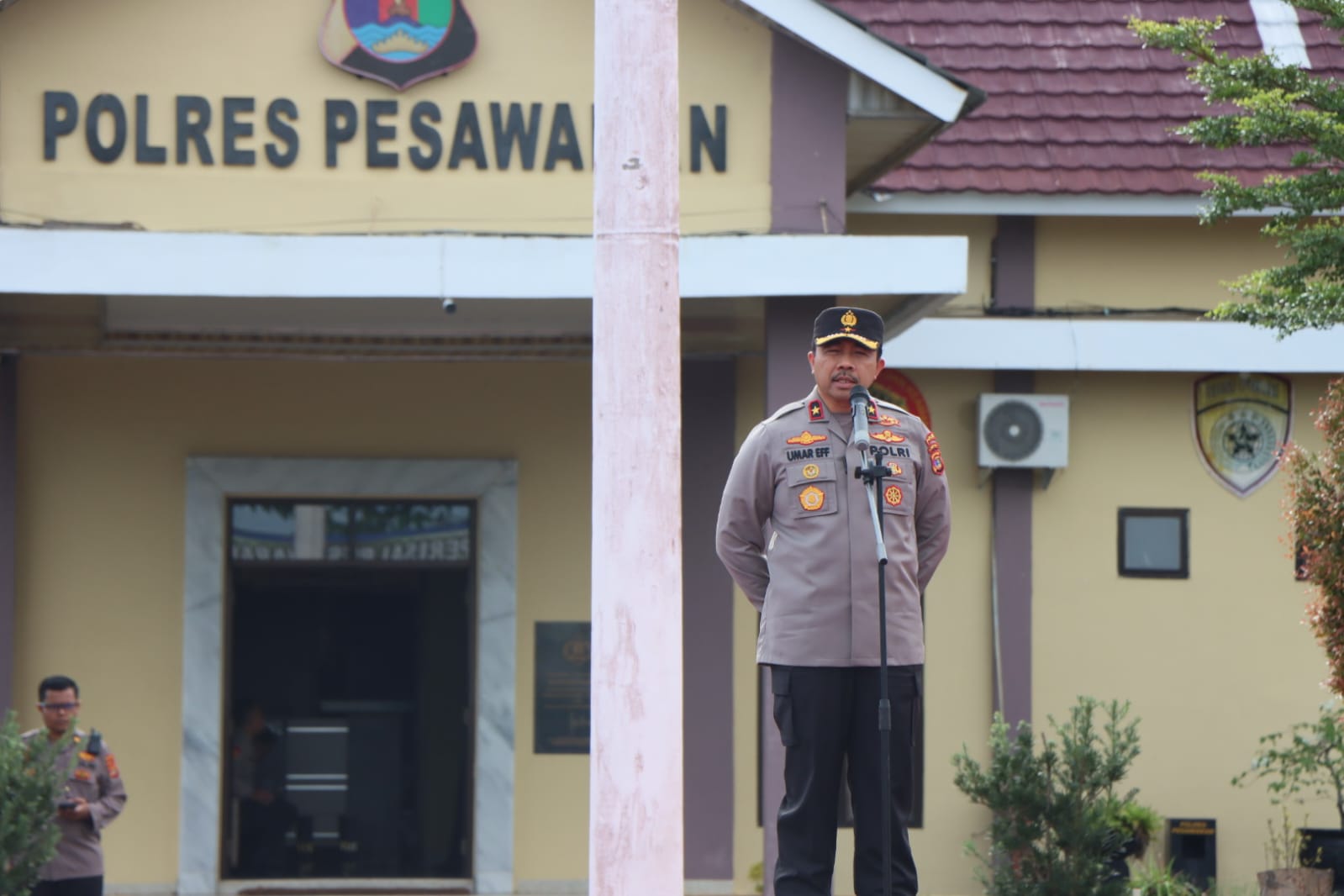Wakapolda Lampung Ambil Apel Di Mako Polres Pesawaran