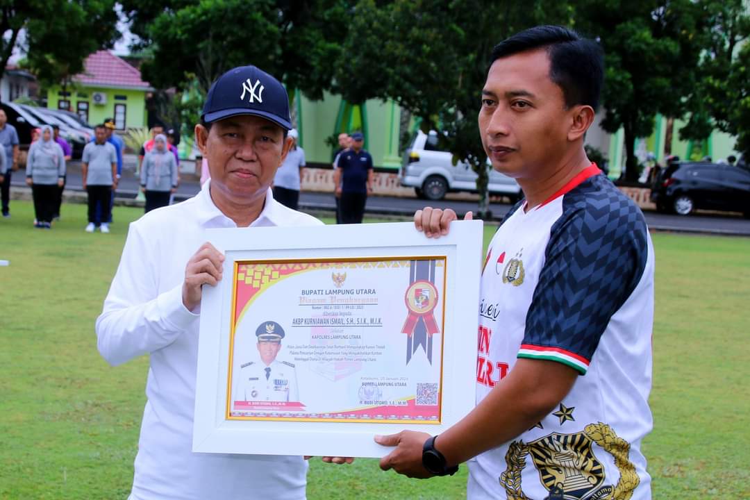 Bupati Lampung Utara Berikan Piagam Penghargaan Kepada Kapolres dan Jajaran TEKAB 308 Presisi