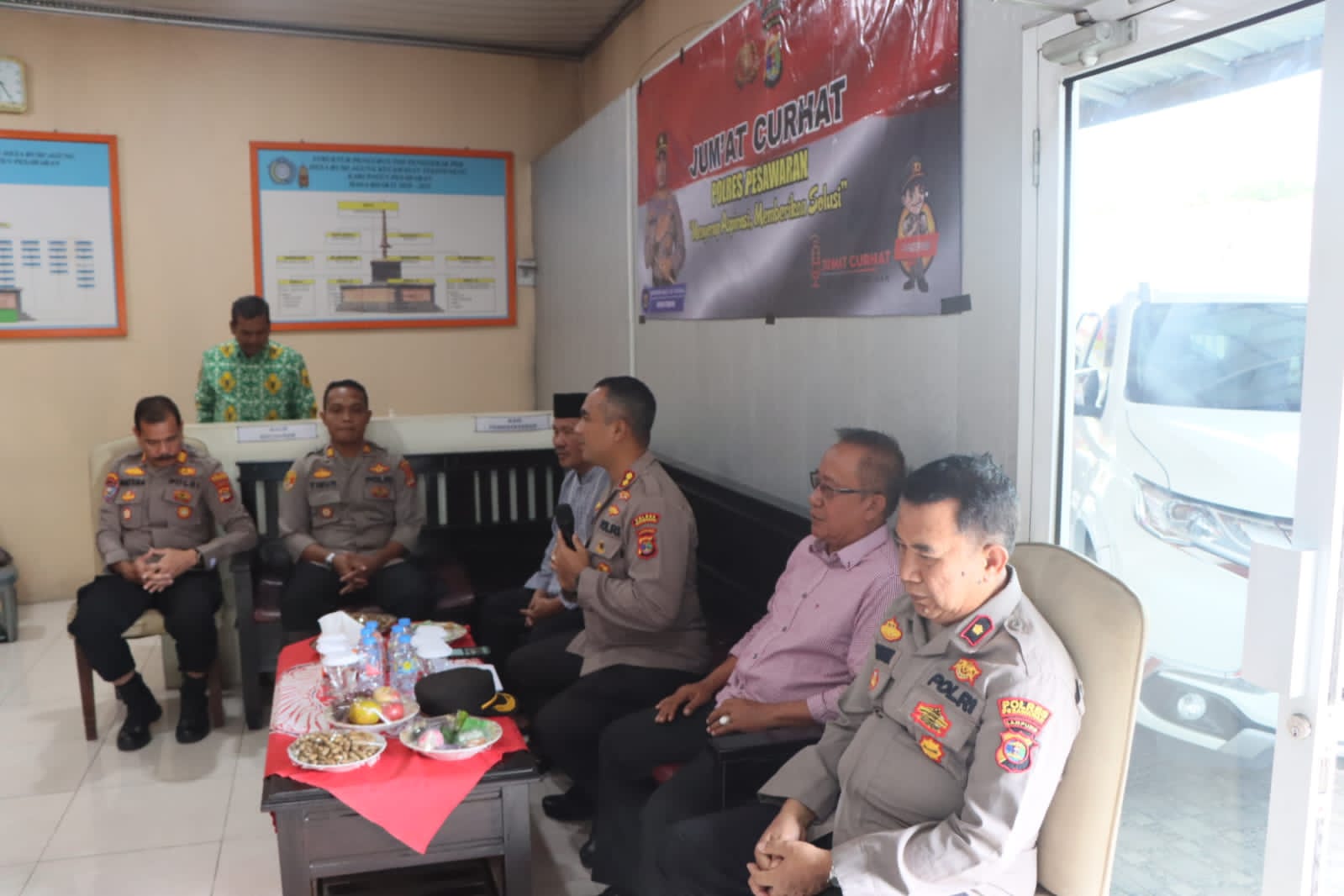 Kapolres Pesawaran Adakan Jumat Curhat di Balai Desa Bumi Agung Kecamatan Tegineneng