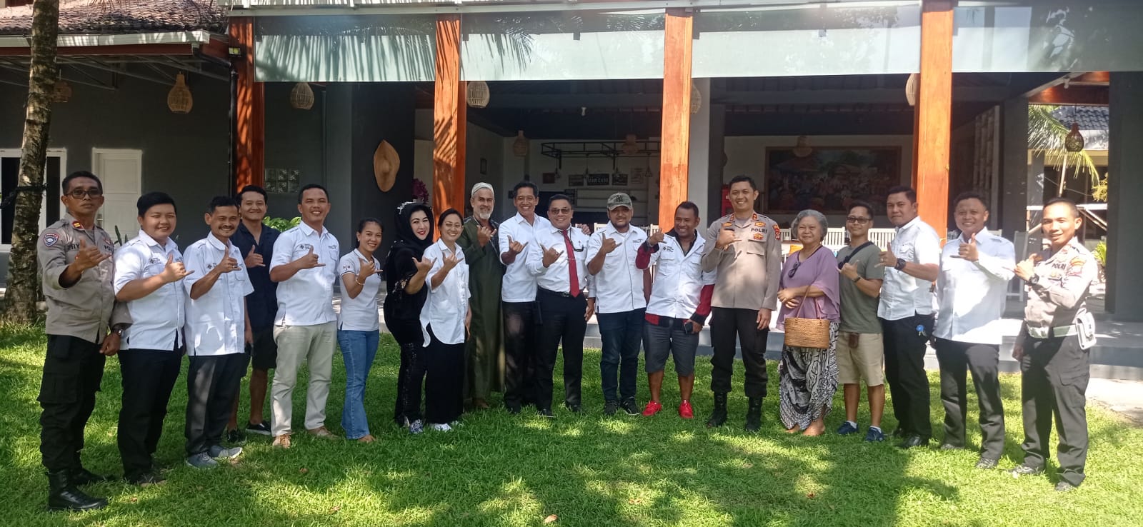 Kapolres Pesibar Dukung Penuh Kepariwisataan dan Pengamanan Kejuaraan Surfing Internasional di Pesisir Barat