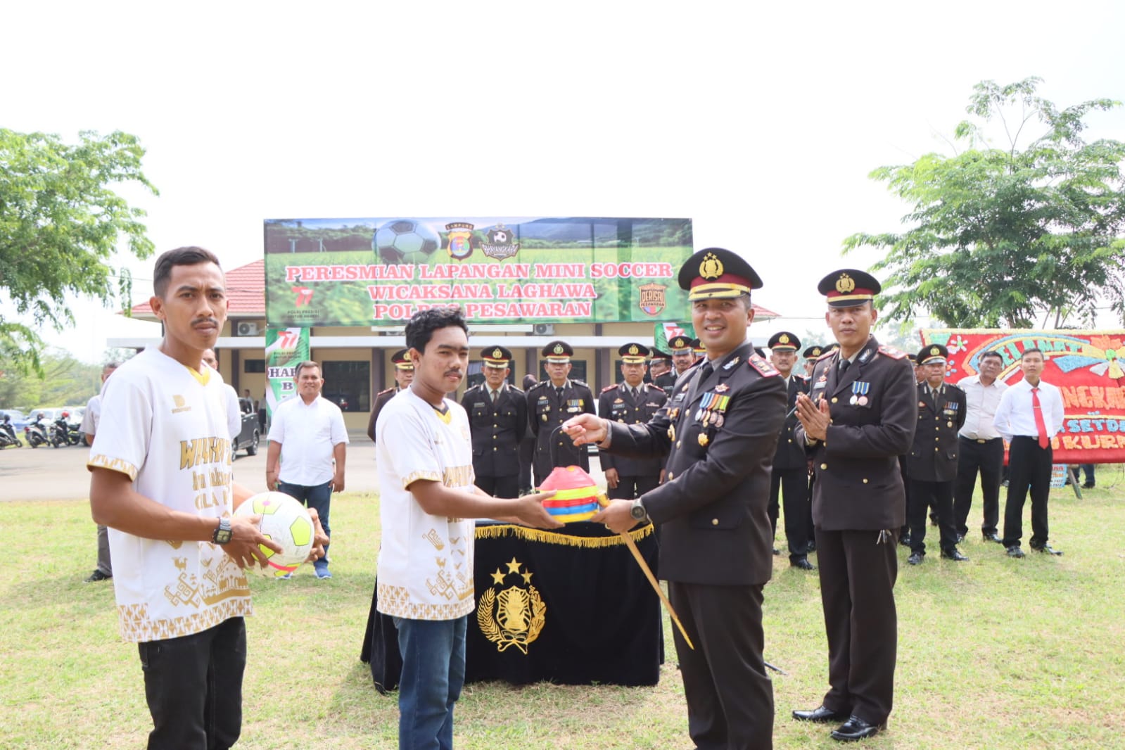Kapolres Pesawaran meresmikan Lapangan Sepakbola mini soccer Wicaksana Laghawa