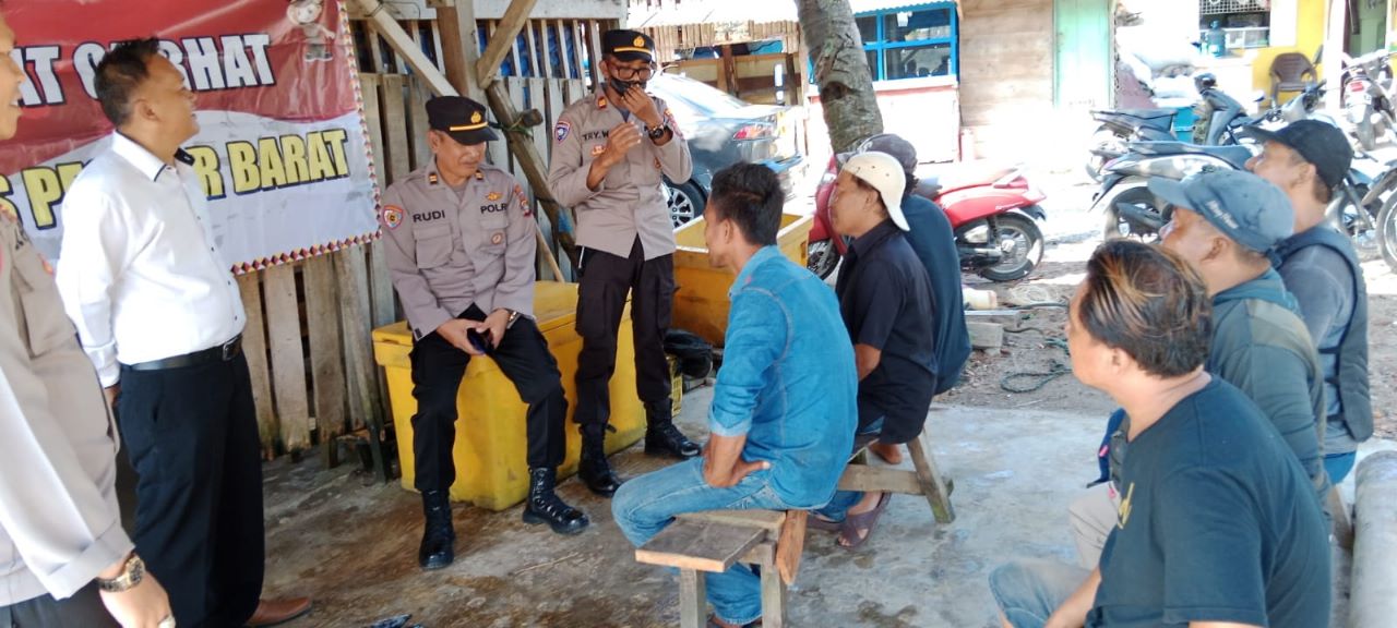 Jum'at Curhat Polres Pesisir Barat Bersama Nelayan Kuala Stabas