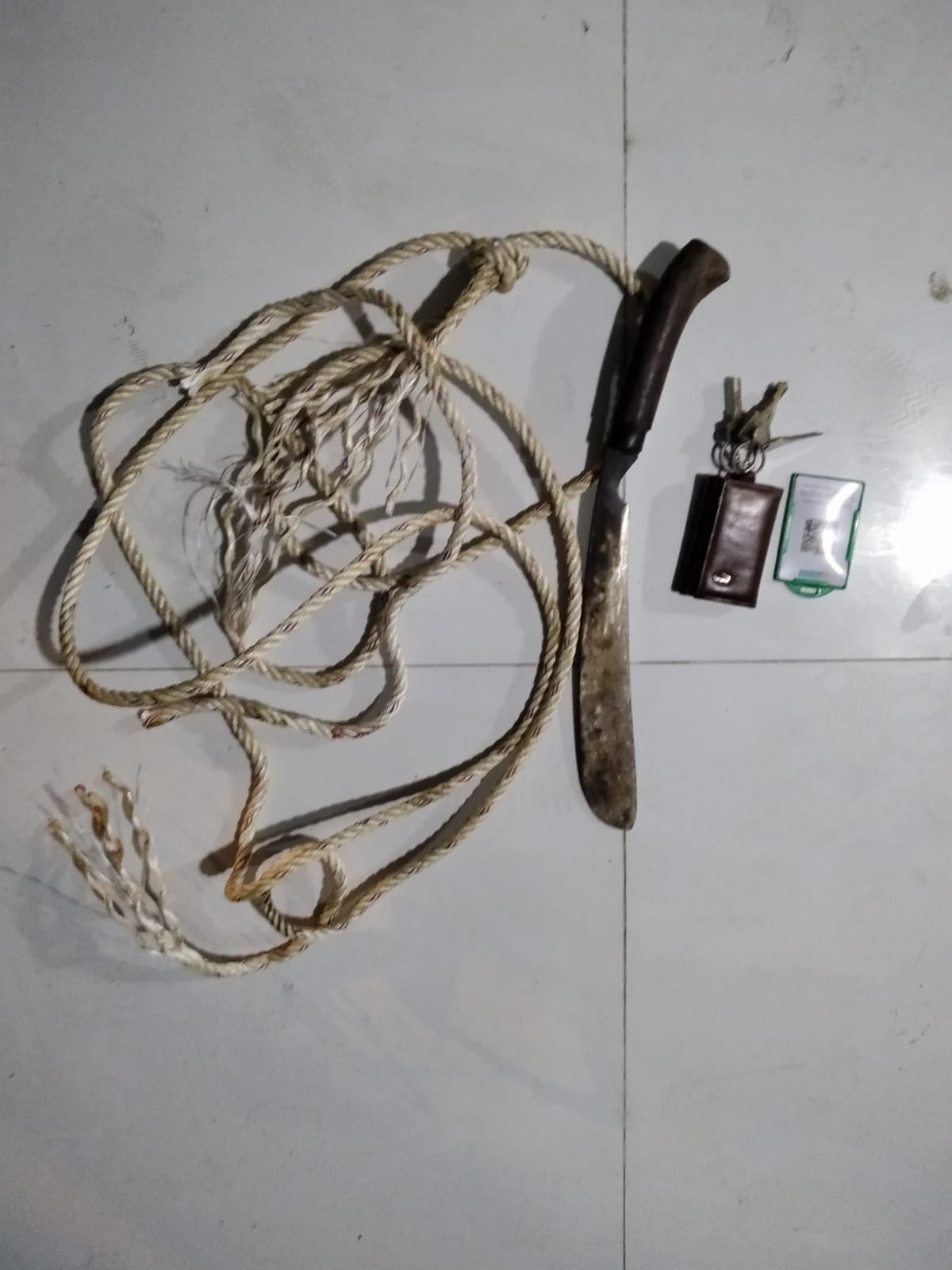 Polisi Bersama Masyarakat Kejar Pelaku Pencurian Ternak, Pelaku Tinggalkan Bb Sapi Curian Dan Mobil Pengangkut