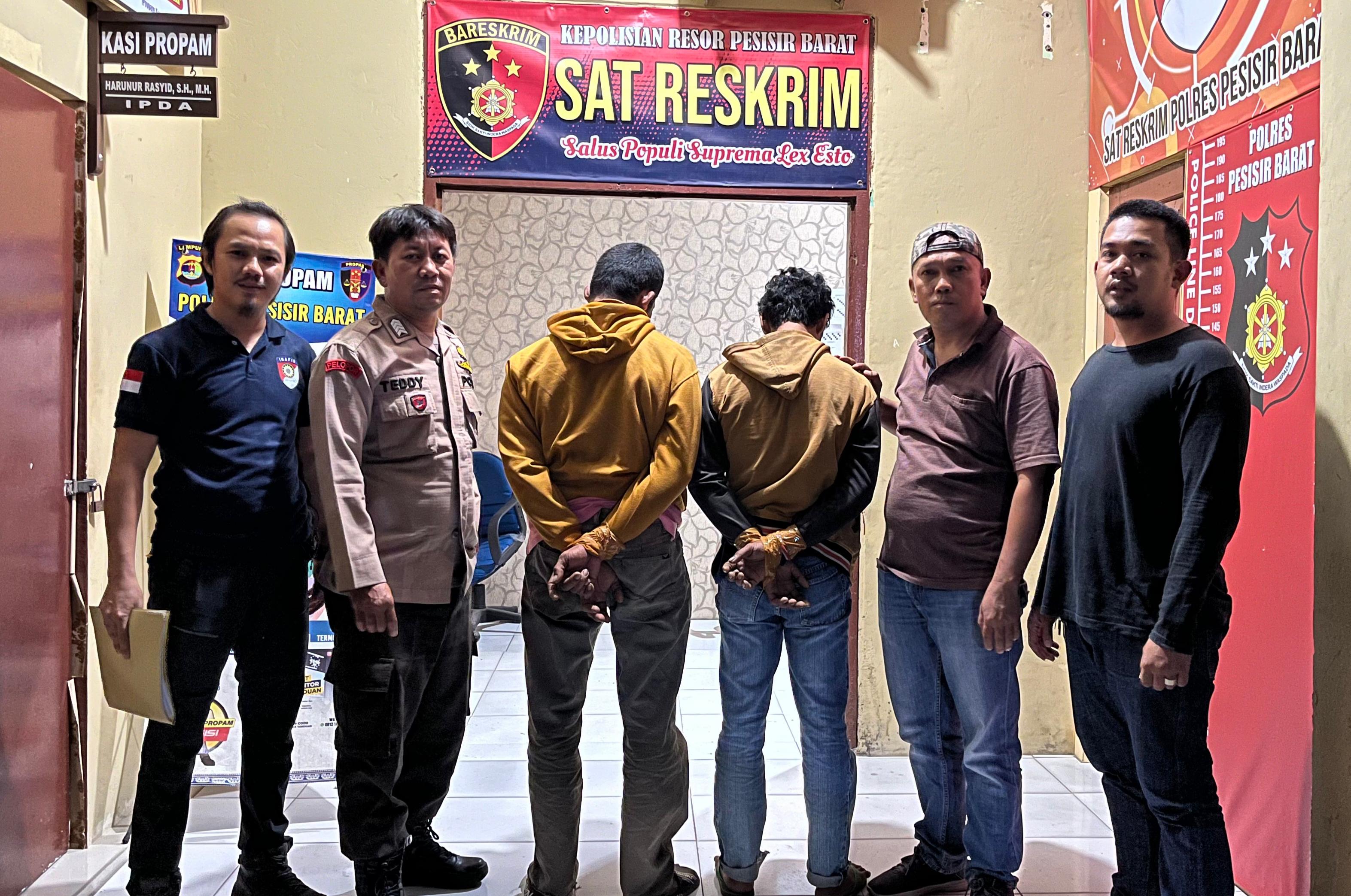2 (Dua) pelaku pencurian ternak sapi akhirnya menyerahkan diri ke polres pesisir barat