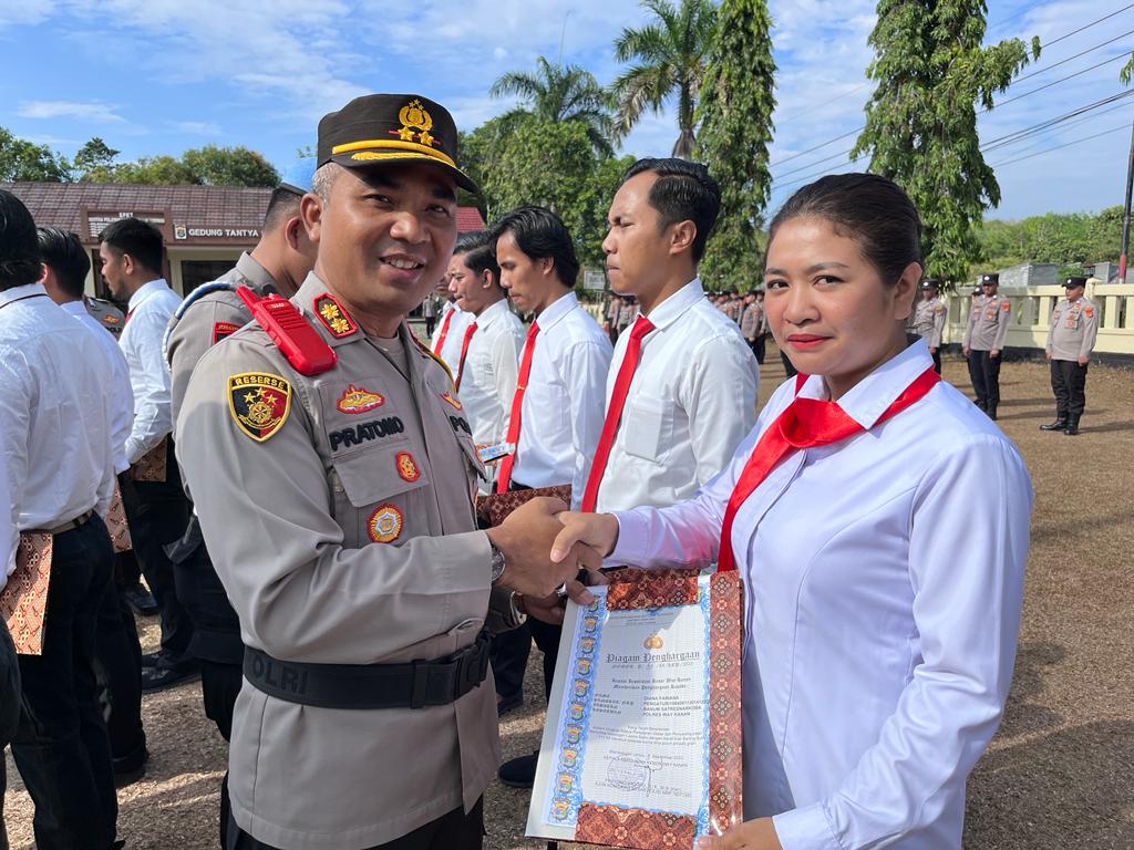 Kapolres Way Kanan Beri Penghargaan 22 Personel Berprestasi