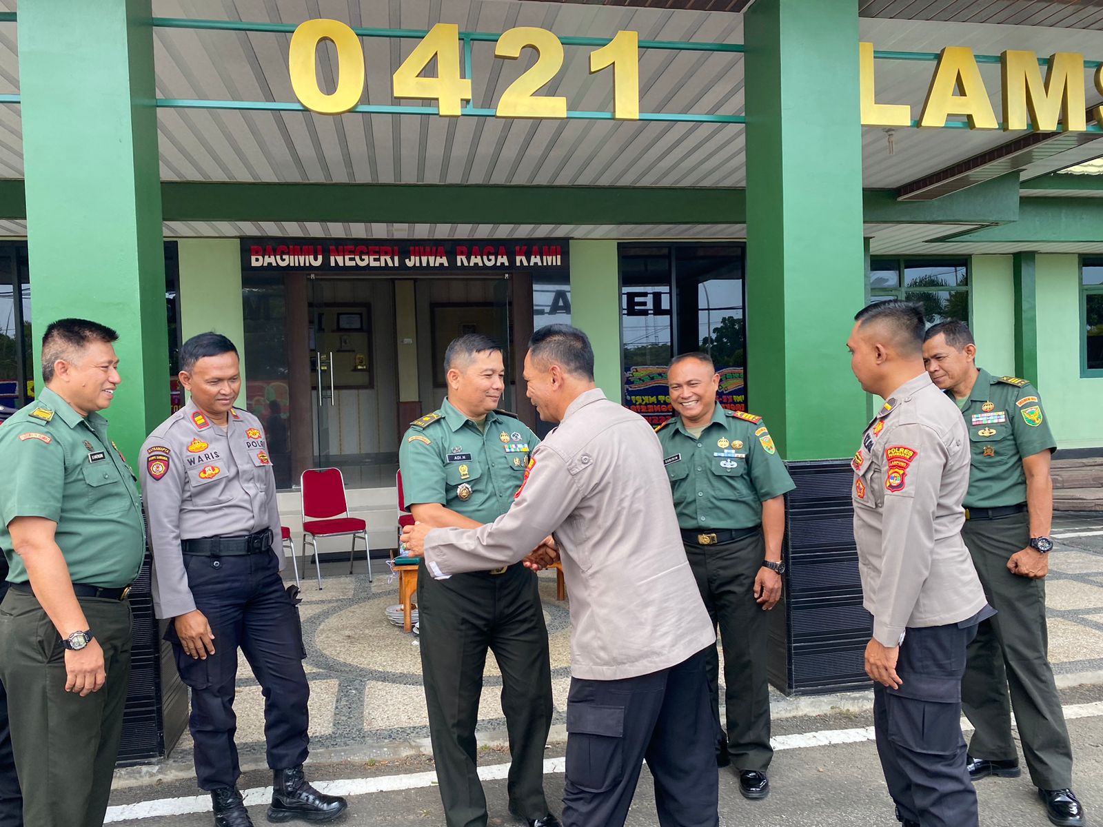 Sinergi TNI-Polri: Polres Pesawaran Sambut HUT TNI ke-78 dengan Berkunjung ke Mako TNI di Pesawaran