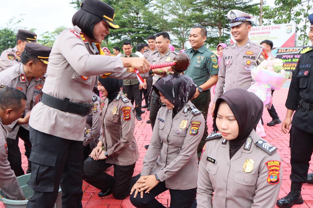 Sebanyak 43 Personil Mendapat Kenaikan Pangkat, Polres Pesawaran Gelar Upacara Korp Raport