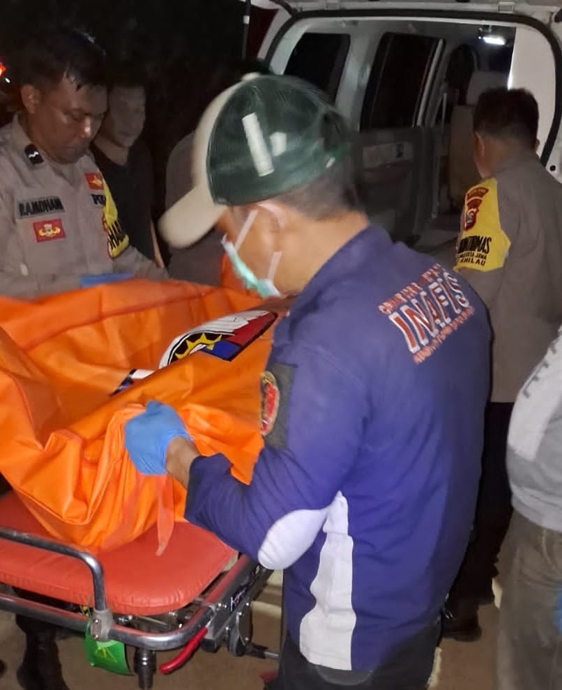 Polres Pesawaran Identifikasi Mayat Seorang Lansia Ditemukan Tergeletak Di Jalan Kecamatan Kedondong