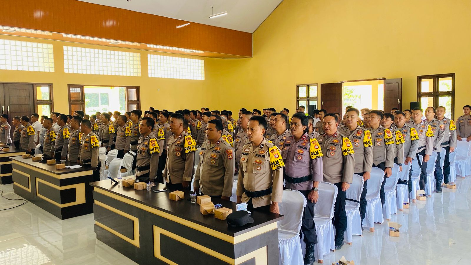 216 Personil Polres Tulang Bawang Barat Lakukan Pembekalan PAM TPS PEMILU 2024.