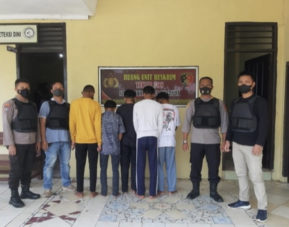Tekab 308 Presisi Polsek Tegineneng mengamankan 5 Pelaku Curat 20 Pcs Gadril/ Besi pembatas jalan tol