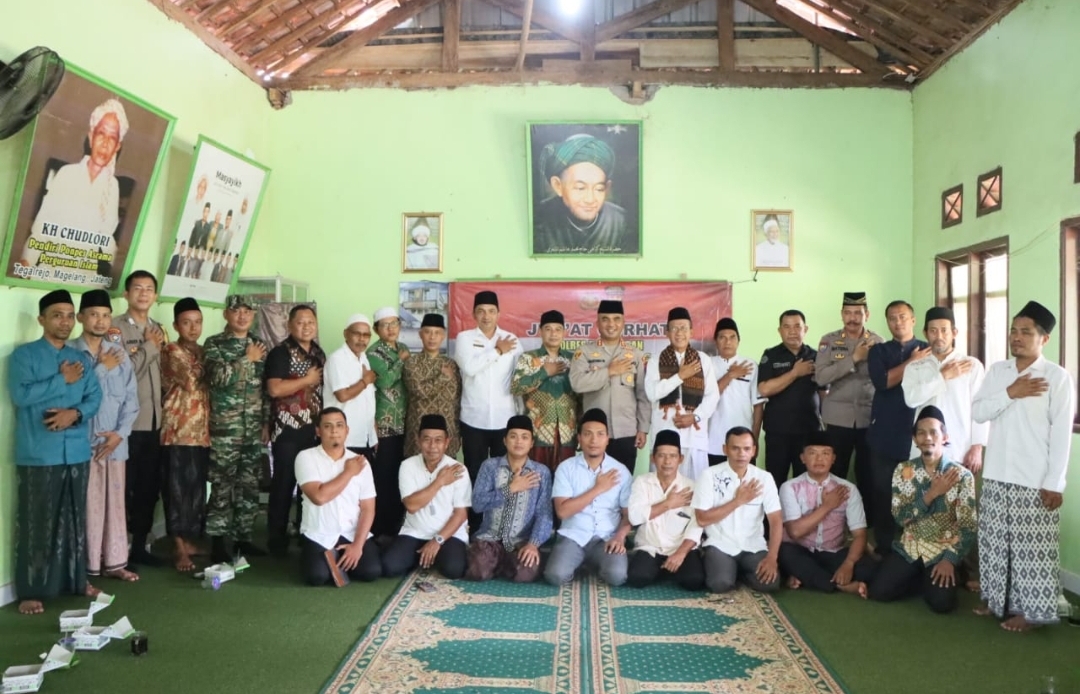 Rangkul Ulama, Kapolres Pesawaran Lakukan Jum'at Curhat di Pondok Pesantren