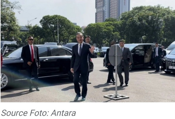 Menlu China Wang Yi Temui Presiden Jokowi di Istana Kepresidenan