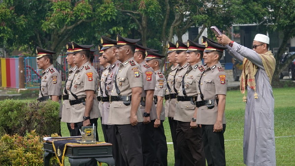 Kapolres Lampung Tengah Pimpin Upacara Sertijab dan Pelantikan Para Kapolsek Jajaran