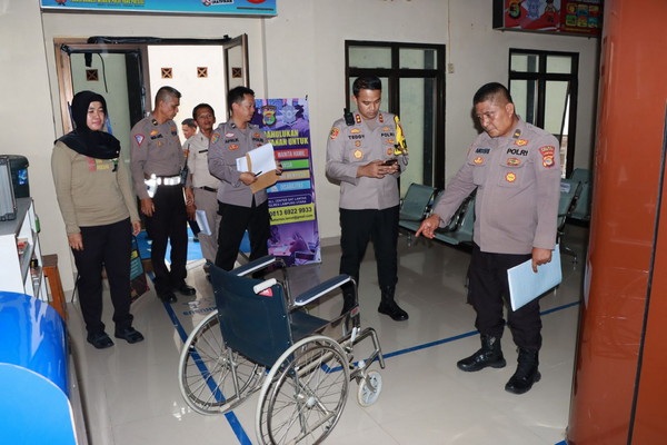 Optimalkan Pelayanan, Kapolres Cek Pelayanan Publik Polres Lampung Utara
